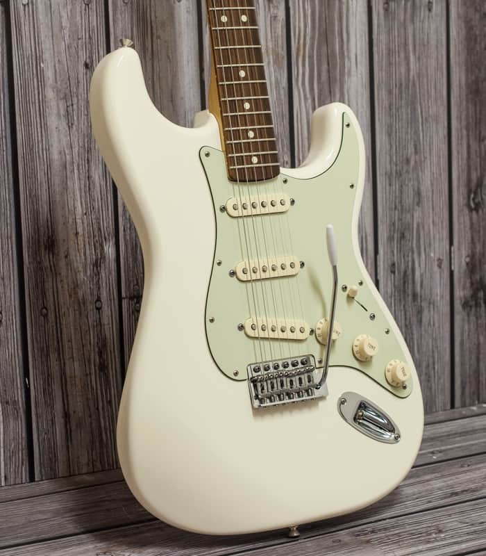 Fender ホワイト MADE IN MEXICO Fender Stratocaster Made-in-Mexico Hand Painted - Art of Guitar