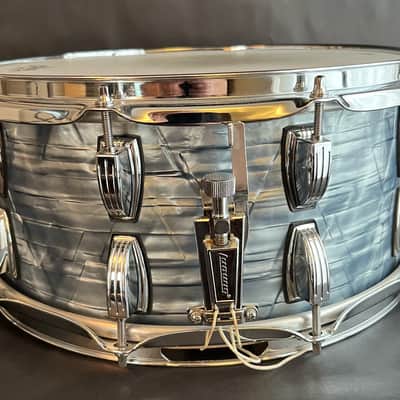 Ludwig Classic Maple snare drum 2012 - Sky Blue Pearl image 4