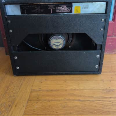 Fender Champ 6-Watt 1x8" Guitar Combo 1970 - 1981 - Silverface image 3