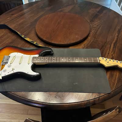 Fender Stratocaster 1991 - Sunburst - autographed by Bonnie Raitt image 4
