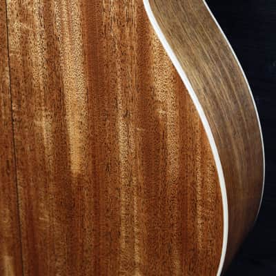Martin Custom Shop 00-18 Style Premium Mahogany / Bearclaw Engelman image 9