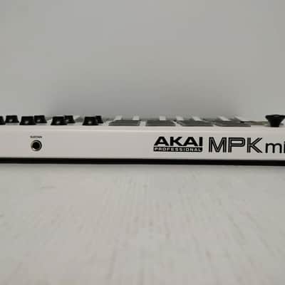 Akai MPK Mini MKII 25-Key MIDI Controller 2014 - Present - White with Black Keys image 4