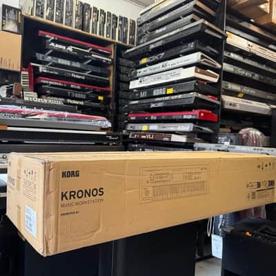 Korg Kronos 3 61-Key Digital Synthesizer Workstation Keyboard 2025 in box //ARMENS//