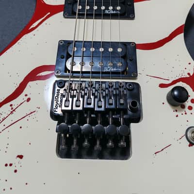 B.C. Rich Joey Jordison Signature Warlock Murderdolls - White Blood Splatter image 4