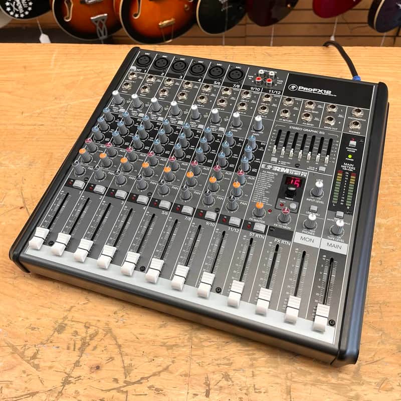 Mackie ProFX12 Mixer Bild 1