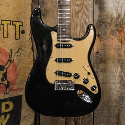 Fender American Deluxe Stratocaster with Rosewood Fretboard 2003 - Montego Black image 1