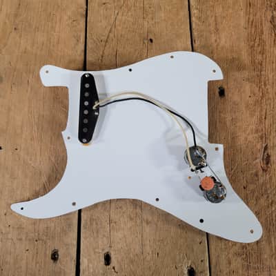 Fender Loaded Stratocaster Pickguard 1997 One Cloth Wired Reissue Pickup - White image 4