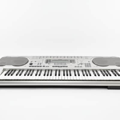 Casio WK-3200 - Digital Keyboard - White/Silver - Excellent w/ Power supply & 128mb SSD