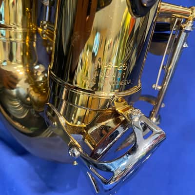 Yamaha YAS-26 Standard Alto Saxophone 2010s - Lacquered Brass image 8