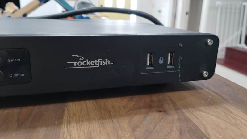 Rocketfish Rocketfish RF-HTS120 8 Outlet Console Power Manager 2010s - Black image 1