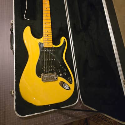 G&L Legacy HSS 2004 - Blonde image 1