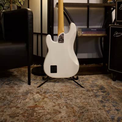 Used Fender American Ultra Precision Bass, Alpine White image 2