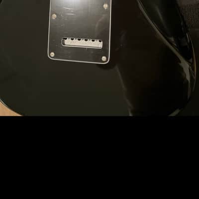 Fender Player Stratocaster with Maple Fretboard 2018 - 2024 - Black image 4
