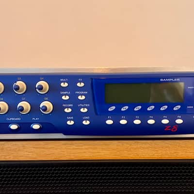 Akai Z8 Sampler 2002 - Silver