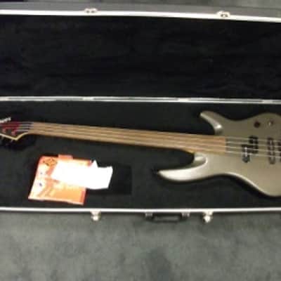 Samick Artist Series Frettless Bass Guitar 1990's Textured Gray image 9