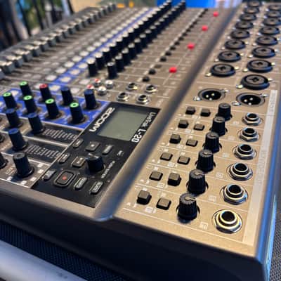 Zoom LiveTrak L-20 Digital Mixer with Case & Extras image 8