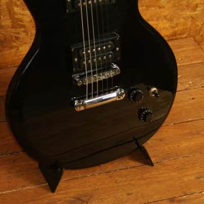 Hondo 732 DeLuxe Series image 4