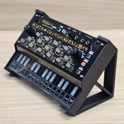 Behringer PHARA-O MINI Analog Polyphonic Synthesizer with The Analog Source 45 Degree Angled Desktop Stand image 5