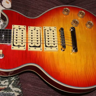 Gibson Ace Frehley Les Paul Sunburst COPY image 5