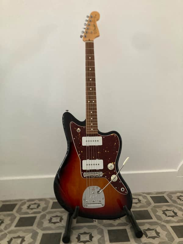Fender American Professional Jazzmaster with Rosewood Fretboard 2017 - 2019 - 3-Color Sunburst