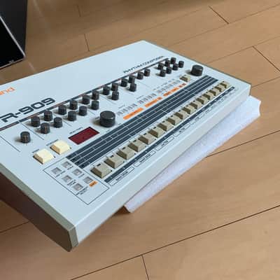 Roland TR-909 Rhythm Composer image 12