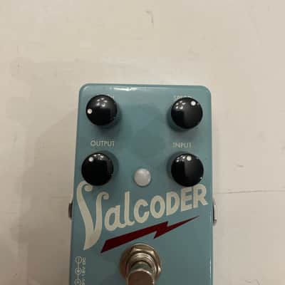Catalinbread Valcoder Analog Tremolo Guitar Effect Pedal + Original Box image 3