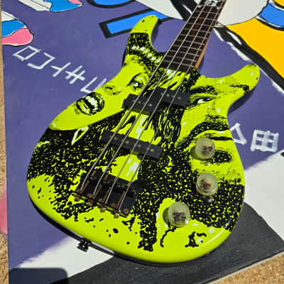 Squier MB-4 Modern Bass 2002 - 2010 - Skull and Crossbones image 3