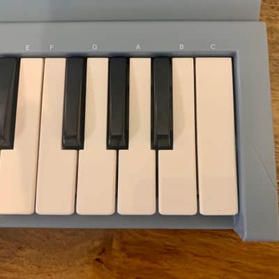 Yamaha PSS-104 Rare Vintage Toy-Synth (1991) with original cartridges and magnetic cards image 8