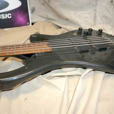 Peavey GV 5-string Bass Guitar Black * Graphite Neck * - For The Locals image 8