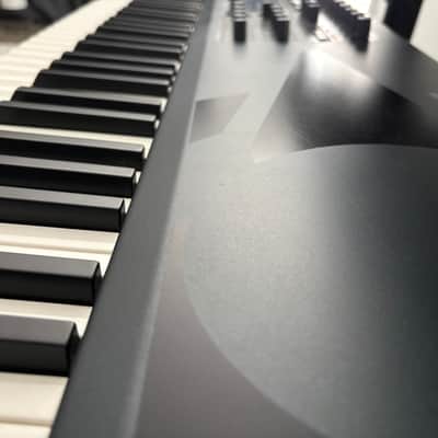 Access Virus TI 61-Key Digital Synthesizer 2005 - Black image 2