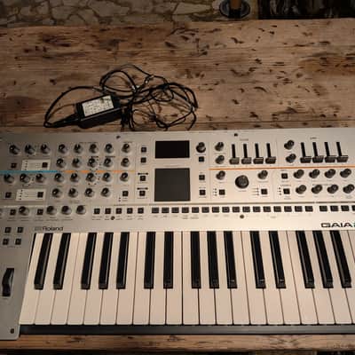 Roland Gaia 2 37-Key 22-Voice Synthesizer 2023 - Present - Silver image 2