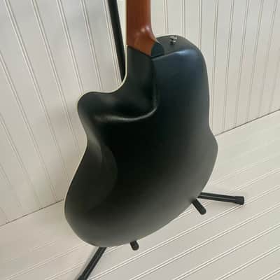 Ovation CS24-4-g  celebrity cs standard mid cutaway image 5