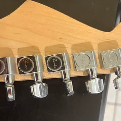 Fender "Dressed up" Stratocaster 2018 - Tobacco Sunburst image 8