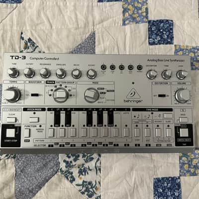 Behringer TD-3 Analog Bass Line Synthesizer