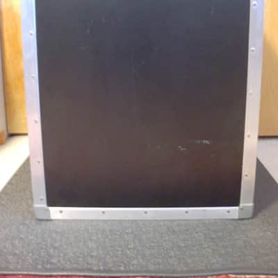 Roadie by Hybrid 14 Space Rack image 3
