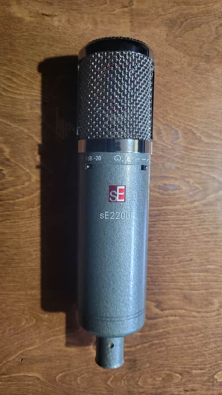 sE Electronics sE2200 Large Diaphragm Cardioid Condenser Microphone 2019 - Present - Vintage Edition Green Hammered image 1