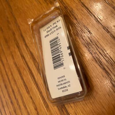 Fender Vintage California Clear Shell Pink Heavy Picks - 098-1351-956 - Late 90βs / Early 2000βs - Discontinued California Series image 4