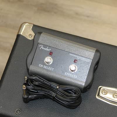Fender Champion 100 2-Channel 100-Watt 2x12" Solid State Guitar Combo Amp image 9