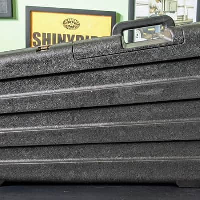 Peavey T-Series Molded Chainsaw Case, 2nd gen image 2