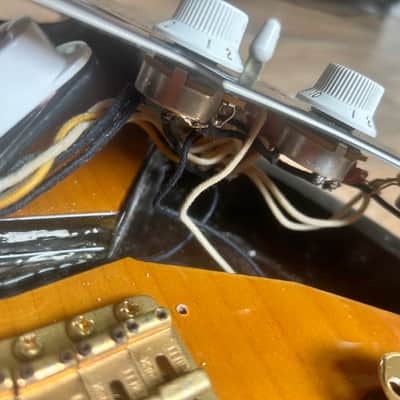 2006 Fender Stevie Ray Vaughan Stratocaster SRV Pau Ferro Fretboard Three-Color Sunburst image 23