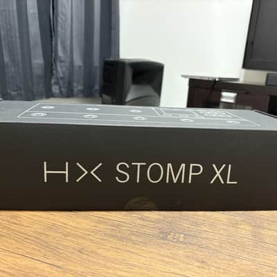 Line 6 HX Stomp XL Guitar Multi-Effects Processor with Power Supply & USB Cable image 3