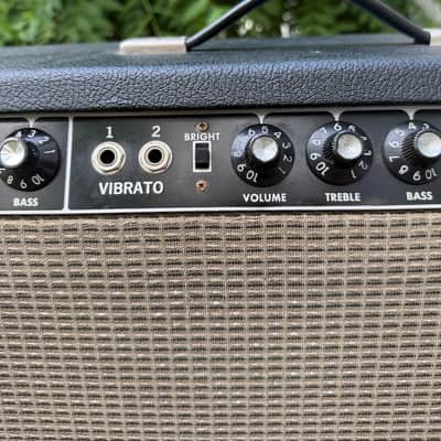 Fender Pro Reverb 2-Channel 40-Watt 2x12" Guitar Combo 1965 - 1967 - Black Panel image 3