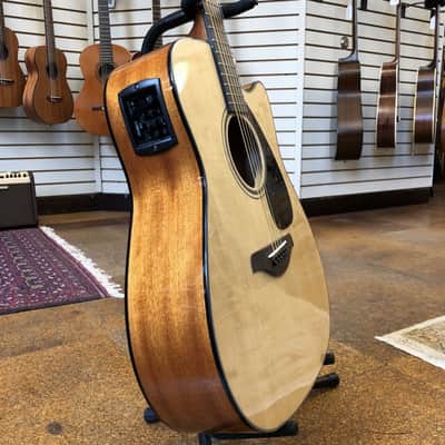 Yamaha FGX800C Solid Top Dreadnought Acoustic-Electric Natural image 2