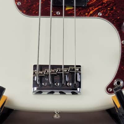 Fender Am Pro II Precision Bass, Olympic White, w/Hard Case, Free Ship, 548 image 6