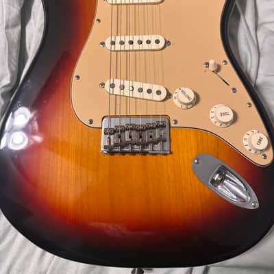 Fender Robert Cray Artist Series Signature Stratocaster 2003 - 2019 - Violet image 2