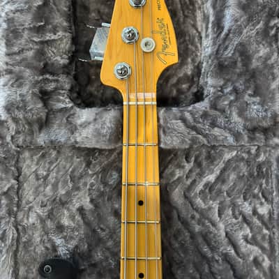 Fender American Professional II Precision Bass with Maple Fretboard 2020 - Present - Miami Blue image 4