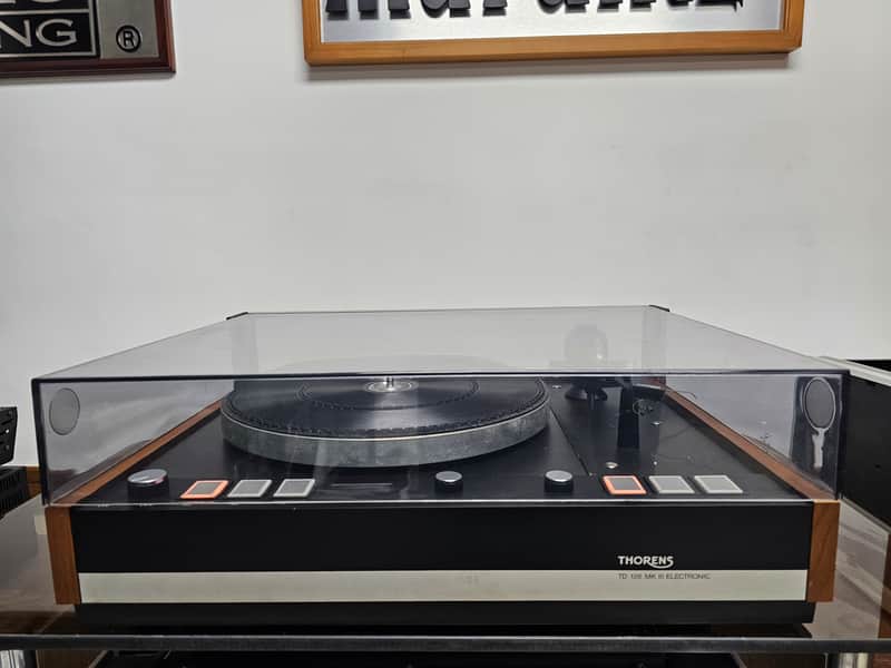 Thorens TD 126 MKII Turntable for Repair or Parts.