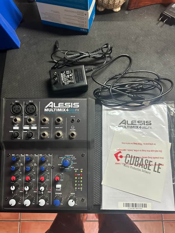 Alesis MultiMix 4 USB FX 4-Channel Mixer with Effects