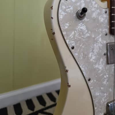 Fender Telecaster Deluxe, aged white Chris Shiflett Artist Series image 11