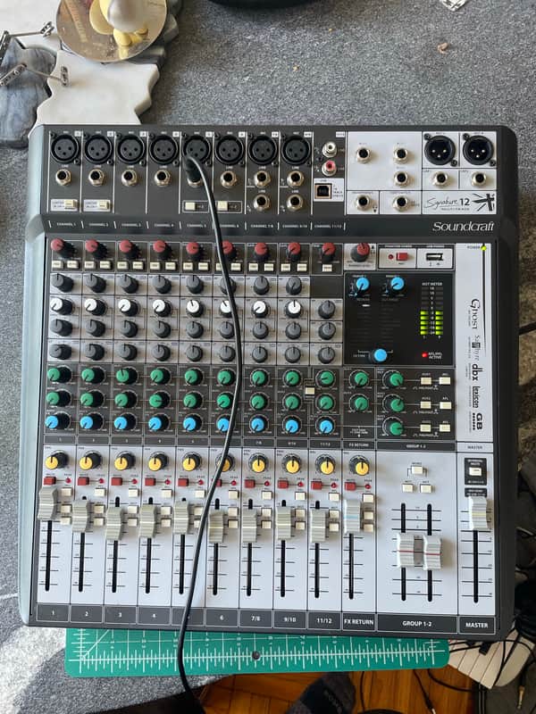 Soundcraft Signature 12 MTK 12-Channel Multi-Track Analog USB Mixer with Effects